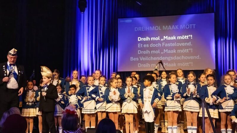 Fast 600 Jecken in der Stadthalle: So war „Sing Mött!“ in Erkelenz