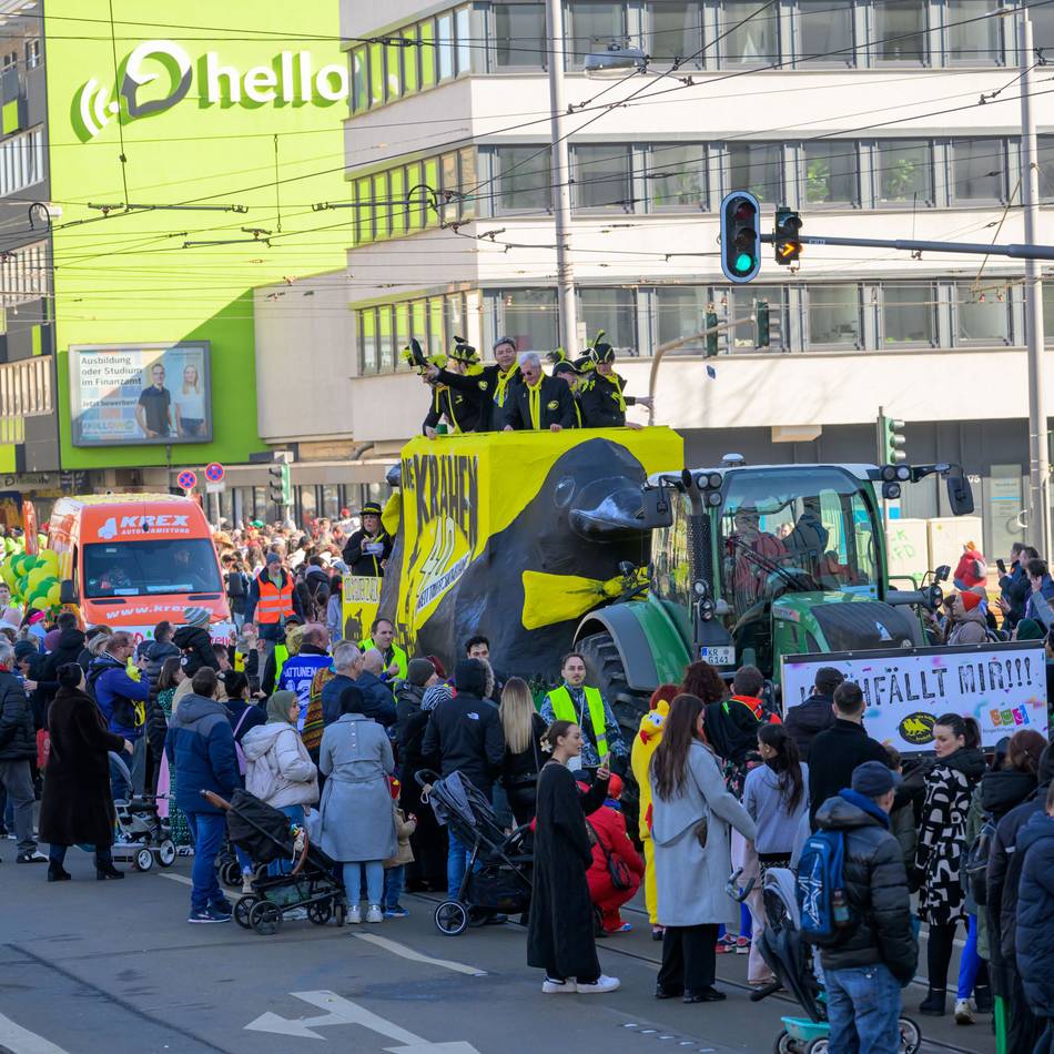 Karneval in Krefeld 2026: So fahren Busse und Bahnen an den tollen Tagen