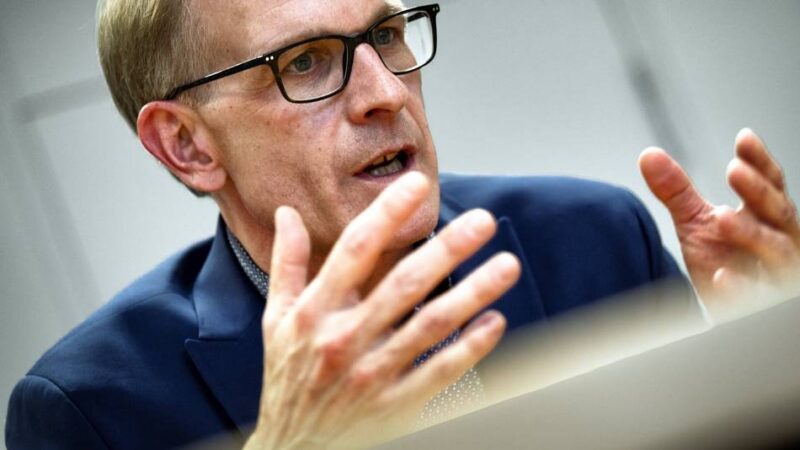 Interview mit Gerold Wenzens: Wenzens hält sich Option für dritte Gesamtschule offen