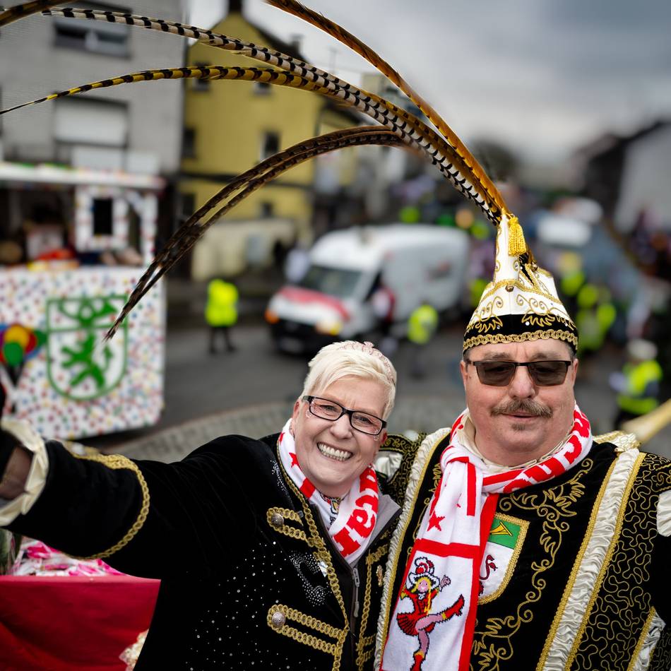 Polizei zufrieden: Karnevalszug in Langenfeld trotz Kälte gut besucht