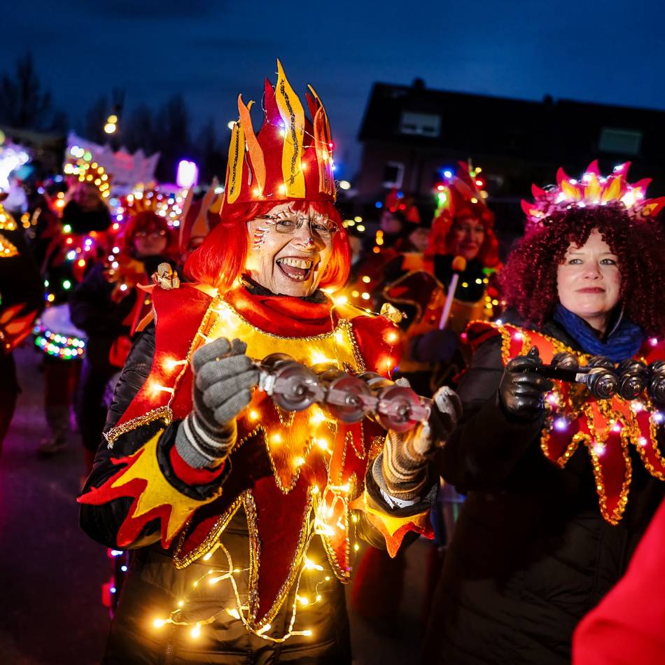 Lichterzug Reusrath: Die FUF rocken das Dorf und die Malteser machen blau