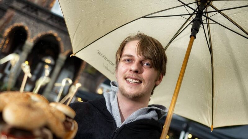 Trotz Regens in Monheim: 150 Menschen nahmen an der Genusstour durch die Altstadt teil