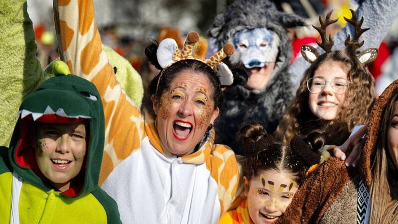 Karneval in Monheim: Veedelszoch zieht am Karnevalssonntag durch Baumberg