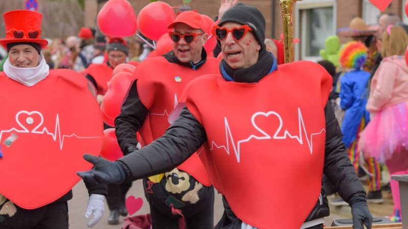 Ein Umzug nicht nur für die Jüngsten: Tausende feiern beim Kinderkarneval in Elten
