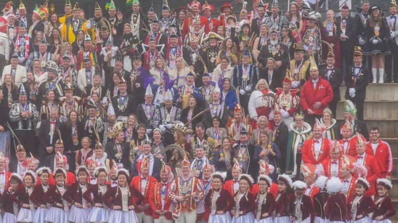 Stelldichein der Jecken: Die Narren feiern international beim Prinzenfrühschoppen in Kleve