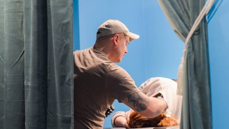 Großer Andrang in Goch: Stadtwappen gehört zu den beliebtesten Tattoos zum Start des neuen Tattoo-Studios