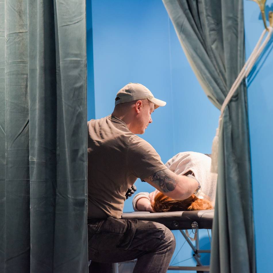 Großer Andrang in Goch: Stadtwappen gehört zu den beliebtesten Tattoos zum Start des neuen Tattoo-Studios