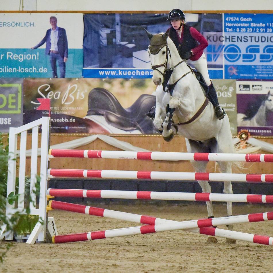 Springfestival in Keppeln: Kai Terhoeven-Urselmans zeigt im Stechen Nerven