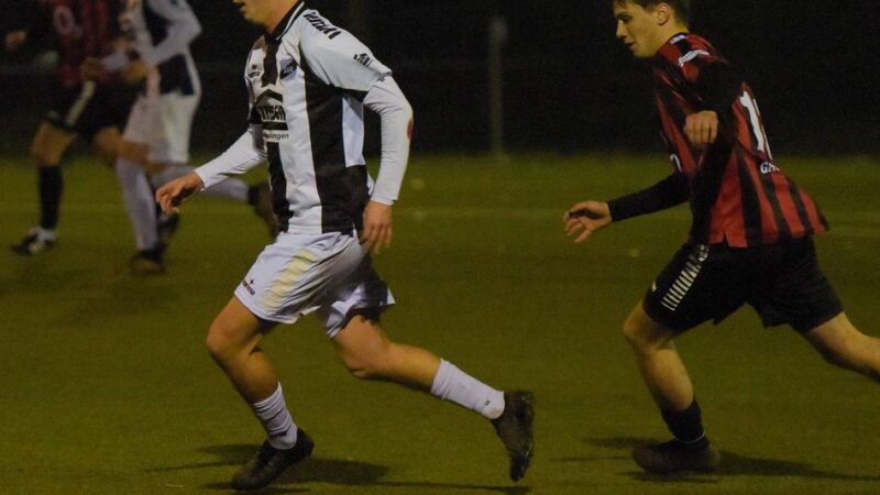 Glücklicher Heimsieg: Ein baumlanger Joker lässt den SV Rindern jubeln