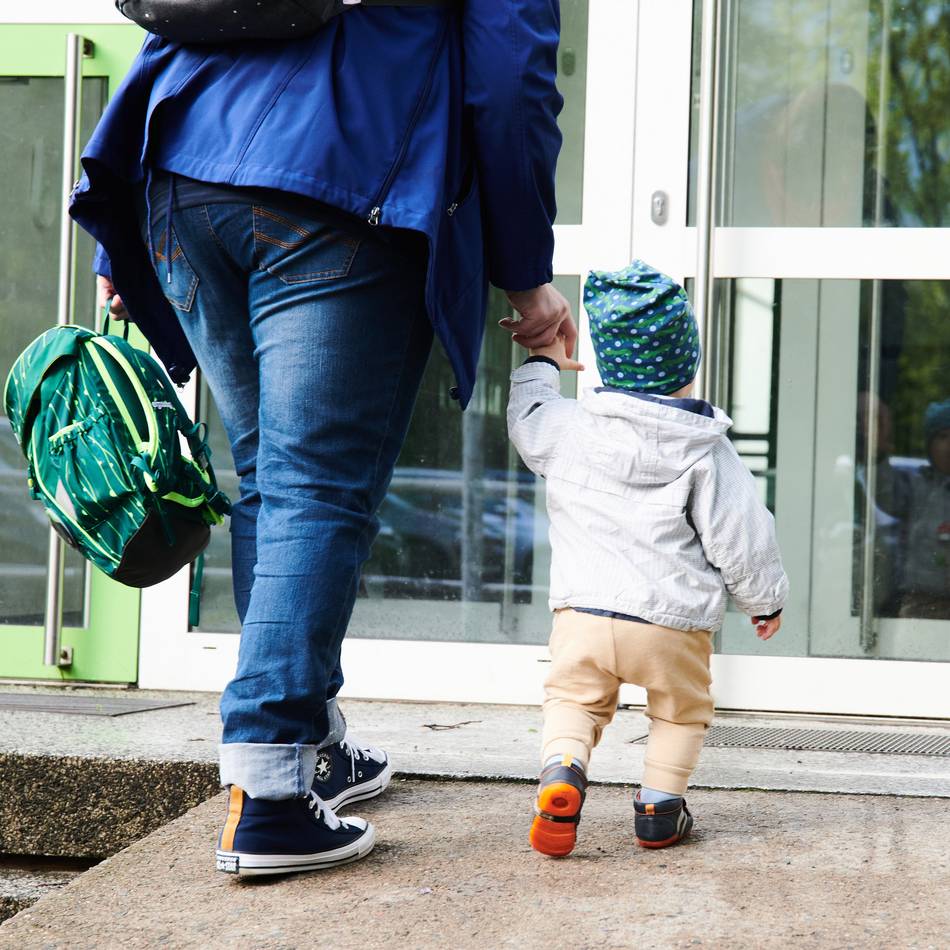 Druck der frühen Kita-Anmeldung: „Ich kann als Mutter nicht mehr selbst entscheiden, ab wann mein Kind dafür bereit ist“