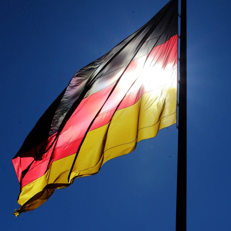 Schwarz-Rot-Gold in Hilden: Deutschland-Fahne – Stadtrat lehnt Dauerbeflaggung an öffentlichen Gebäuden ab