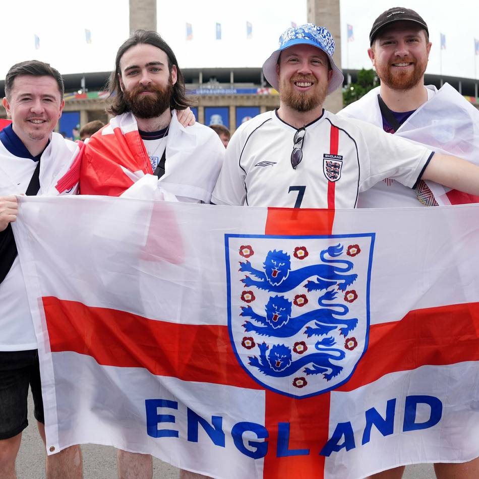 Innenministerin mit froher Kunde für Fans: Mehr Zeit fürs WM-Bier – britische Pubs ab der K.o.-Runde länger offen