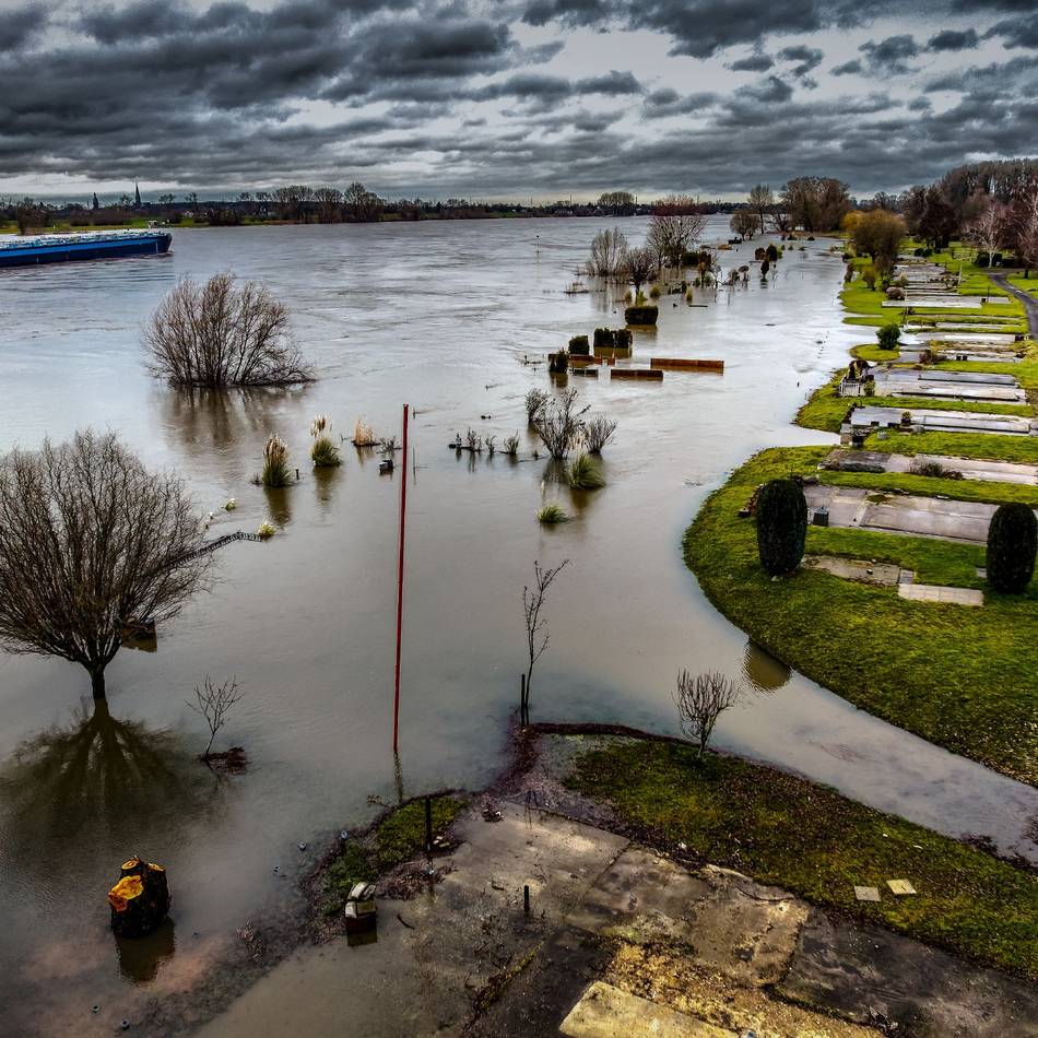 Hochwasser: Rhein bei Monheim steigt langsam an