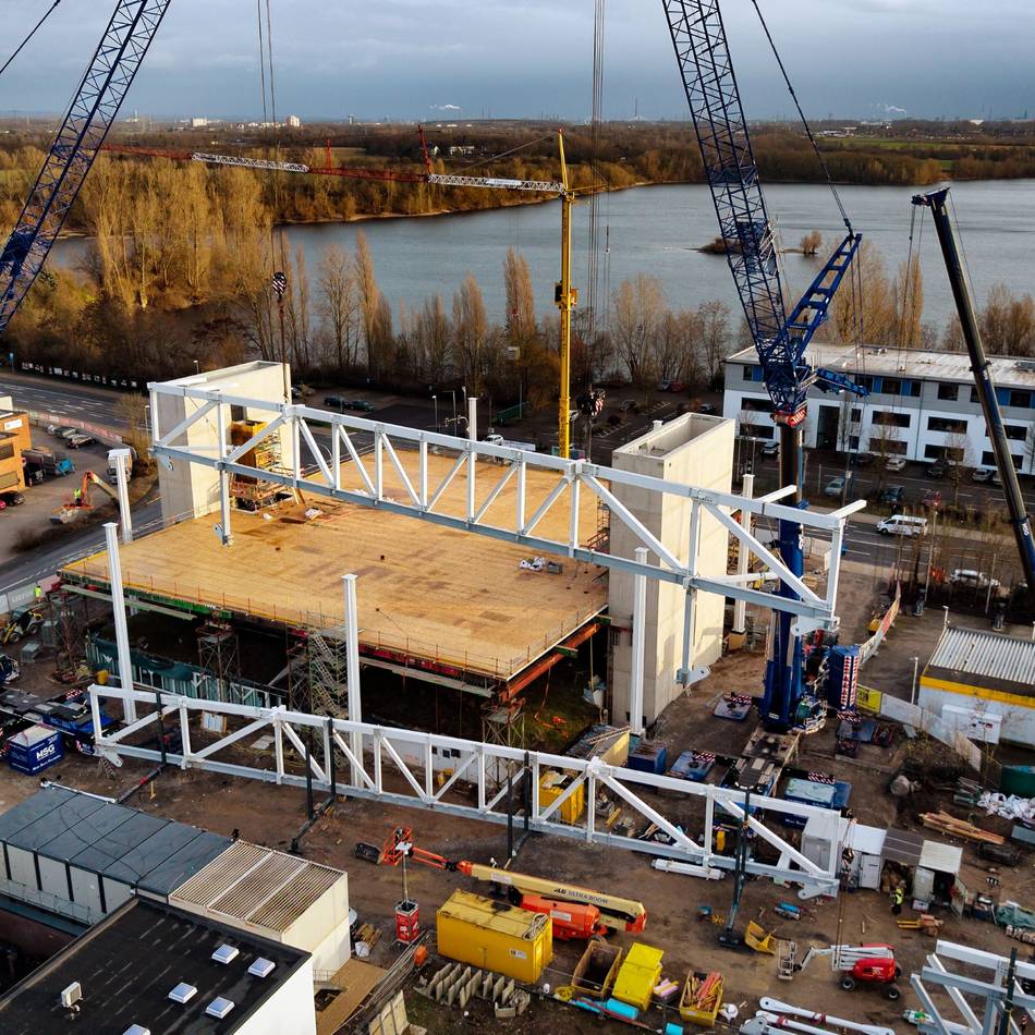 In Monheim: Richtfest an der Mack-Pyramide am 8. März