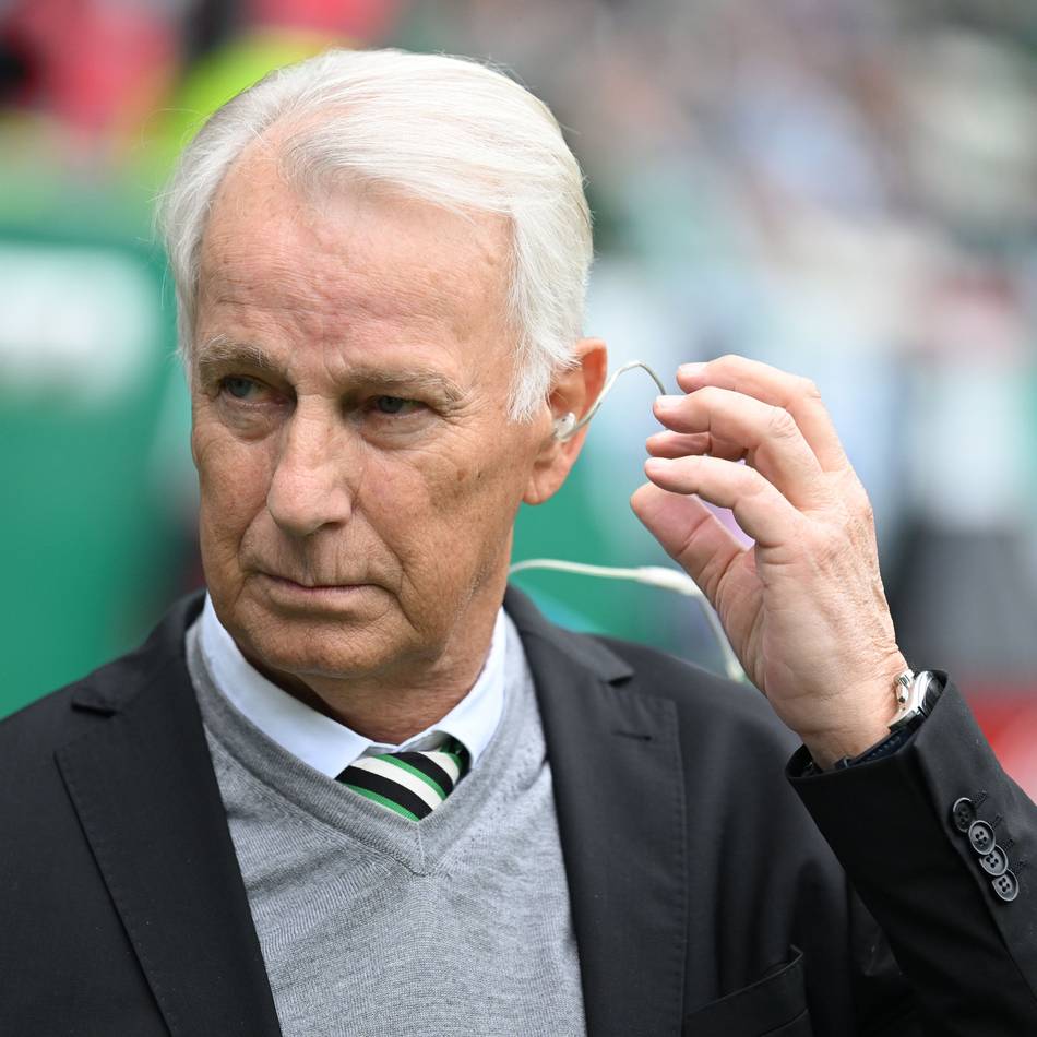 „Es ist schon sehr anspruchsvoll“: Bonhof bewertet Schröders Transferperiode, Polanskis Arbeit und Borussias Situation