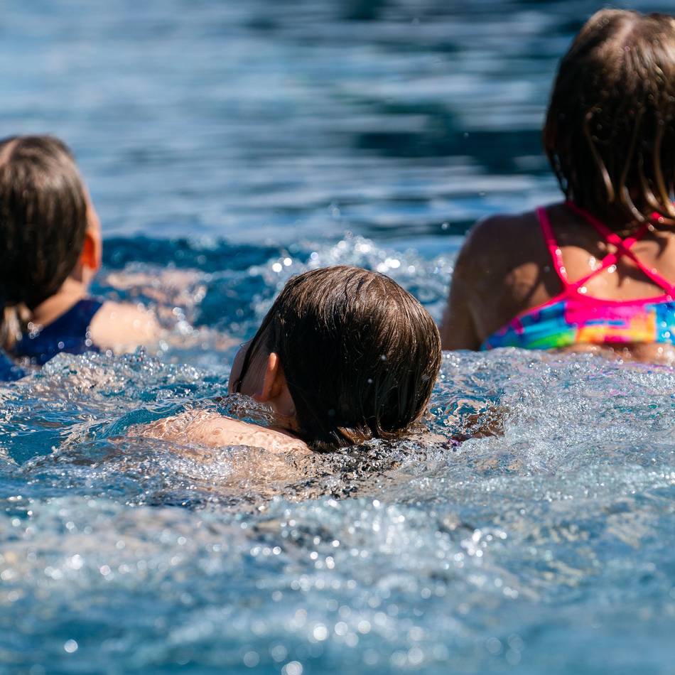 Schulen, Vereine, Schwimmschulen: Wo Kinder in Dormagen schwimmen lernen