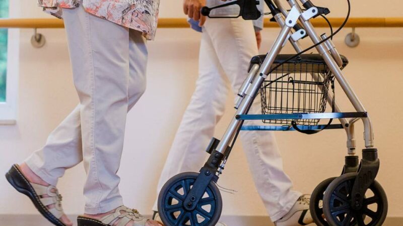 Große Unterschiede beim Eigenanteil: Das sind die teuersten Pflegeheime in Neuss – und das die billigsten