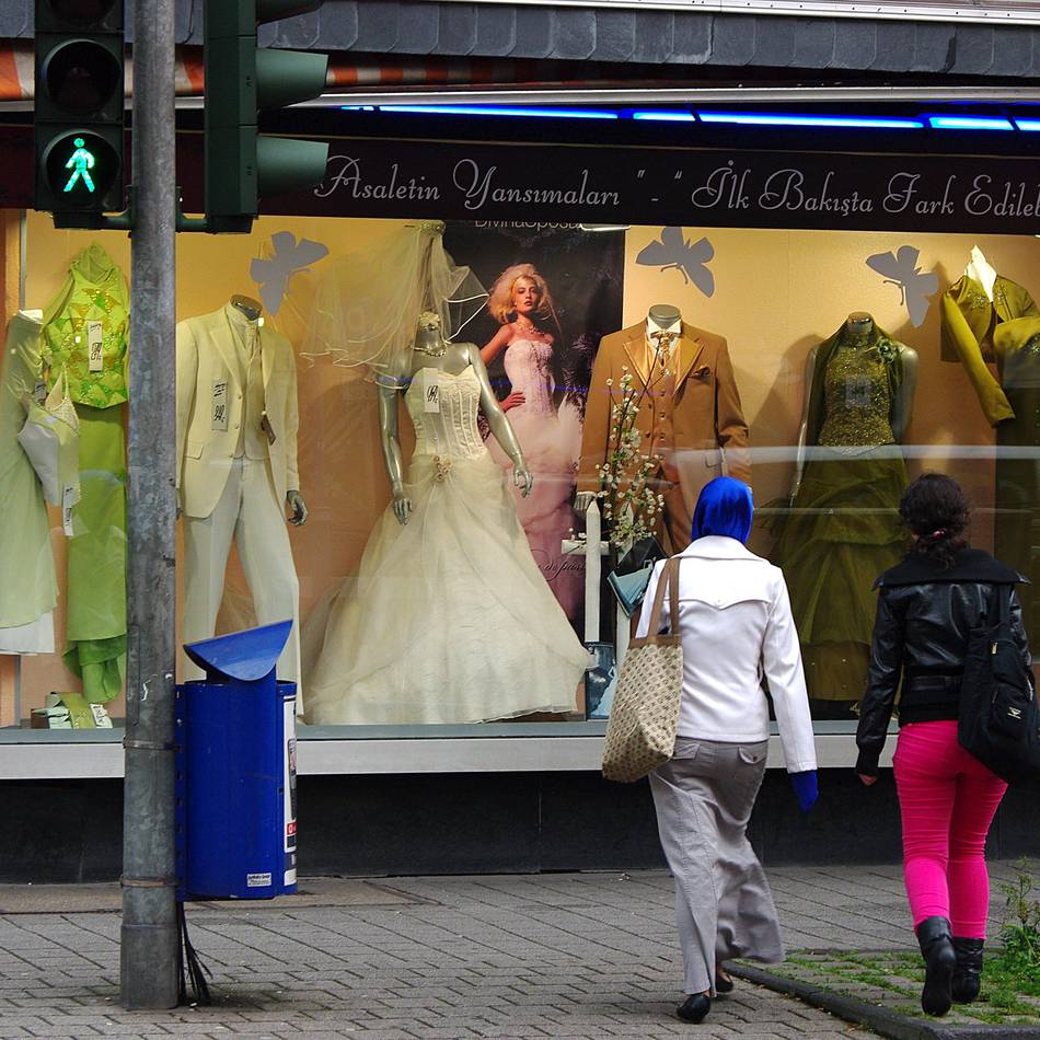 Vorfall in Duisburg-Marxloh: Vater der Braut „kauft“ Brautmode, ohne zu bezahlen