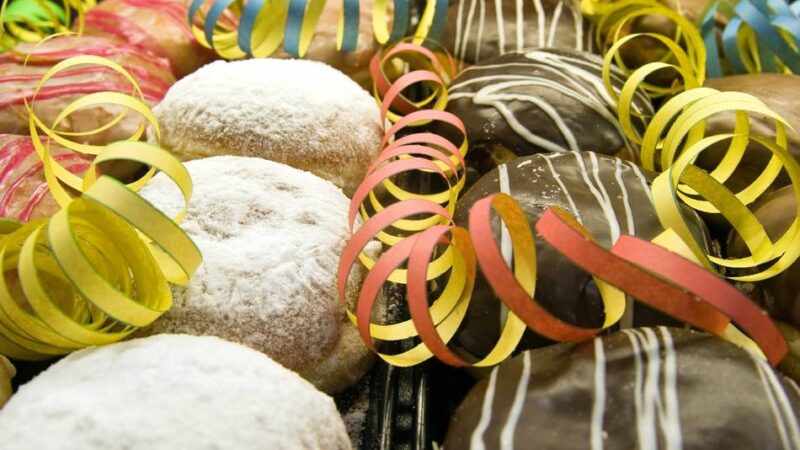 Kluge Kost für die Karnevalstage: Nüsse, Avocado & Co. – was wirklich gegen den Kater hilft