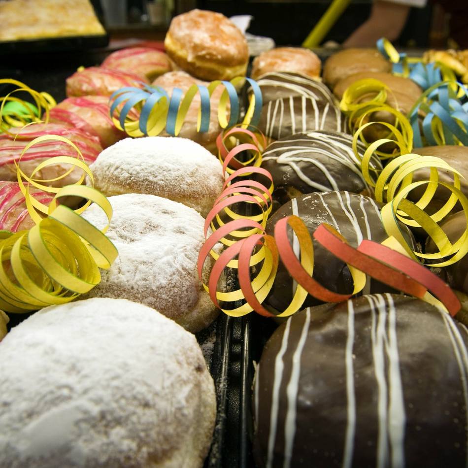 Kluge Kost für die Karnevalstage: Nüsse, Avocado & Co. – was wirklich gegen den Kater hilft