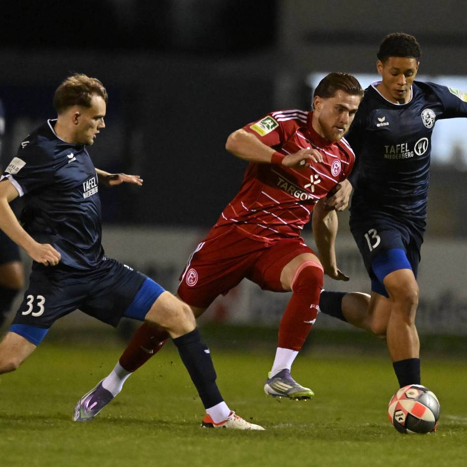 Rossmann feiert Comeback: Fortunas U23 gewinnt Elfmeter-Festival in Velbert mit 2:1