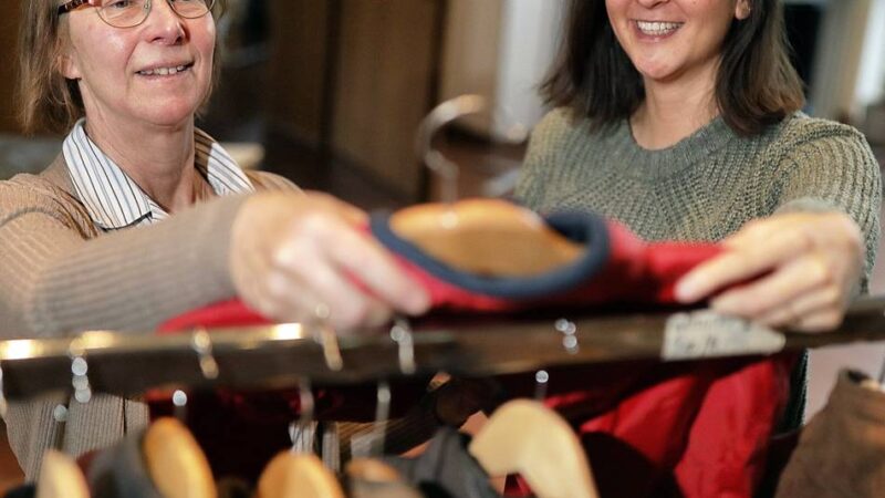 Trödeln in Mettmann: Caritas lädt zur Kleidertauschbörse