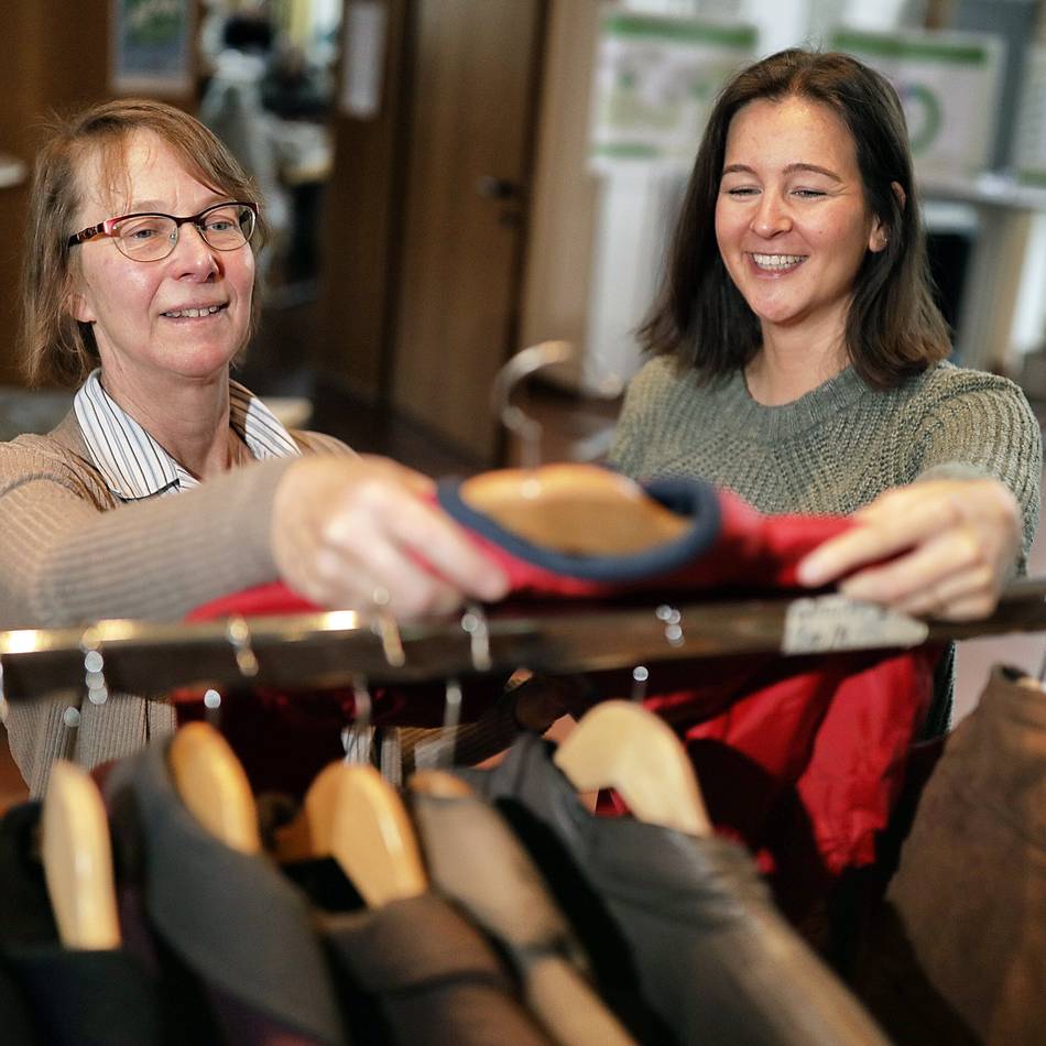 Trödeln in Mettmann: Caritas lädt zur Kleidertauschbörse