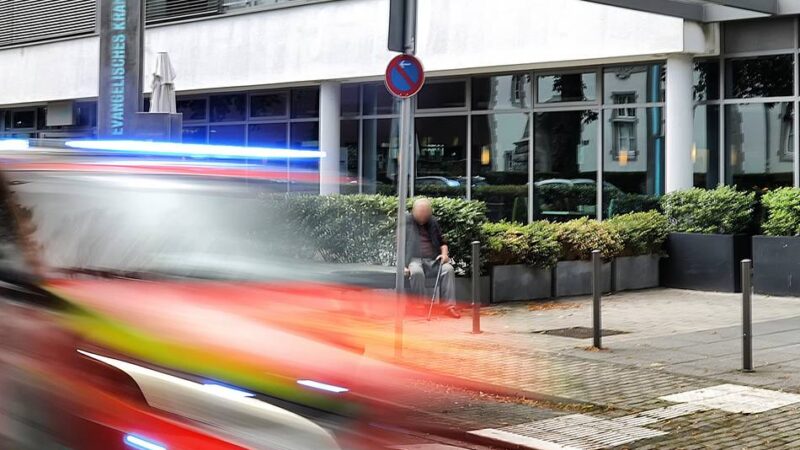 Weil die Krankenkassen für Leerfahrten von Krankenwagen nicht mehr zahlen wollen: Rettungsdienst steht mit 2,2 Millionen Euro in der Kreide