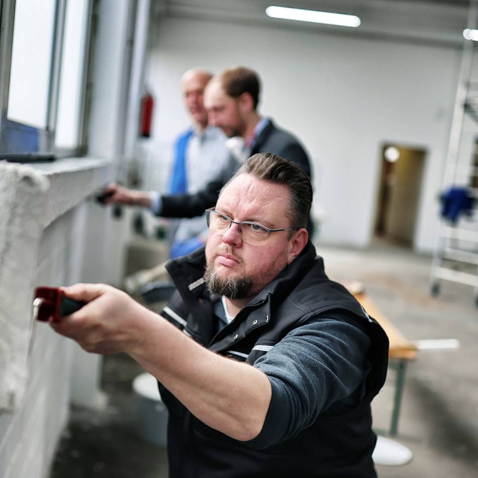 Umzug aus Metzkausen an die Oetzbachstraße: Voller Einsatz der Jäger-Kompanie für die Tafel