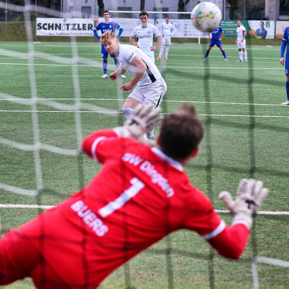 Erst Tristesse, dann Jubelsturm: VfB 03 Hilden dreht 0:2-Rückstand und springt auf Platz zwei