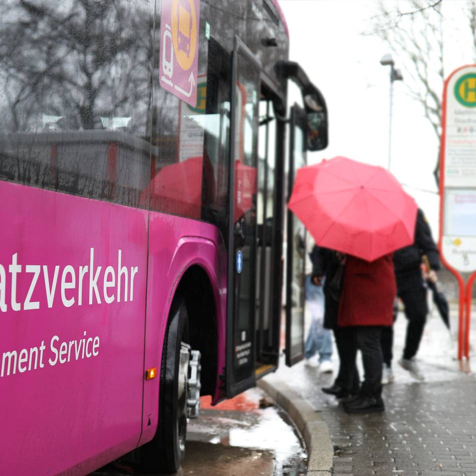 Bahn-Generalsanierung Hagen – Wuppertal – Köln: Schienenersatzverkehr gestartet – „eine Vollkatastrophe“