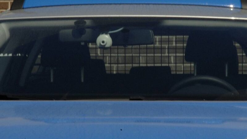 Polizei sucht Zeugen: Mehrere Überfälle und Diebstähle am Wochenende