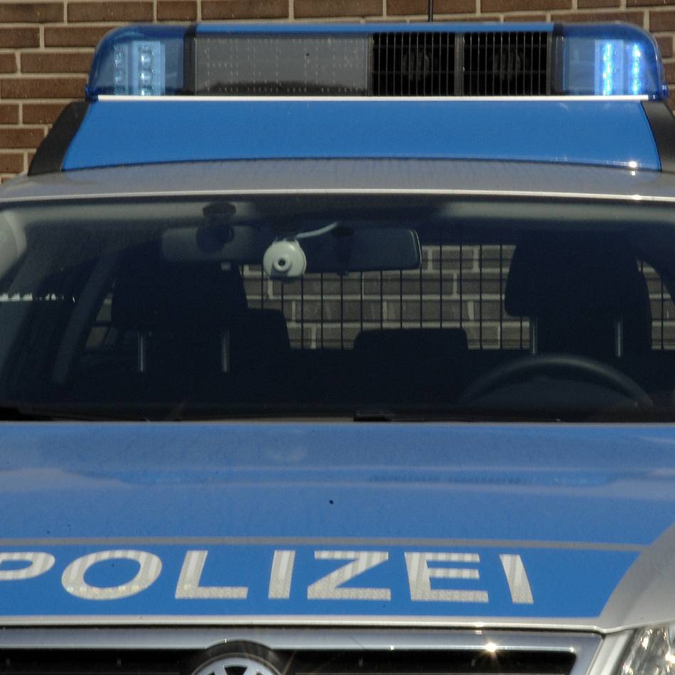 Polizei sucht Zeugen: Mehrere Überfälle und Diebstähle am Wochenende