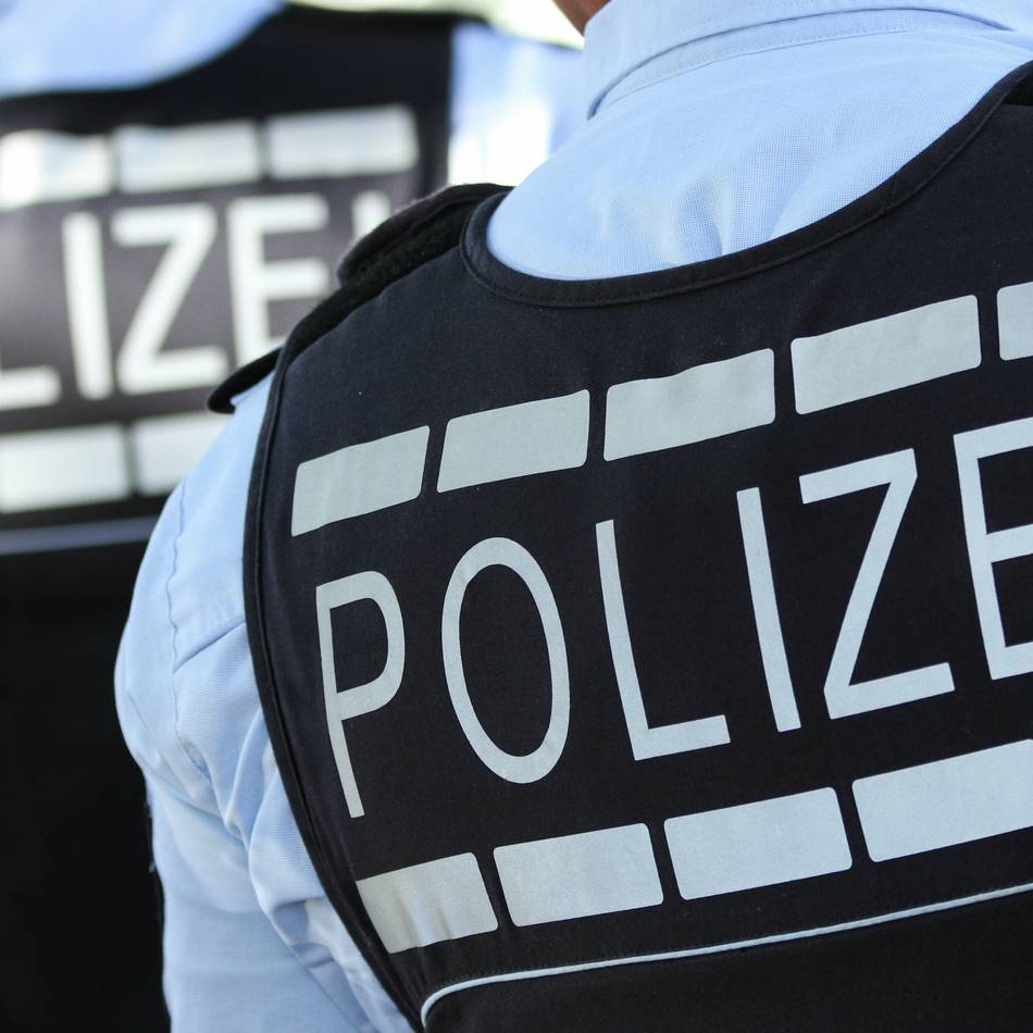 Ruhiger Altweibertag im Oberbergischen Kreis: Hückeswagener gerät im Festzelt in einen Streit