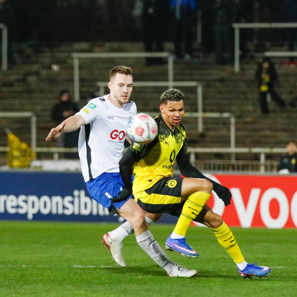 Gladbacher erhält Vertrag bei Ex-Drittligist: „Ich habe immer daran geglaubt“ – Louis Hiepen zurück im Profifußball