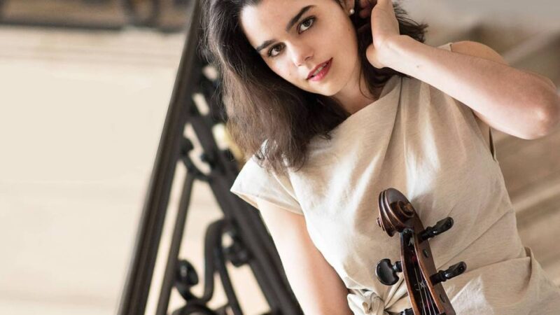 Schlosskonzert in Hückeswagen: Cello-Solo-Konzert mit originellem Zyklus