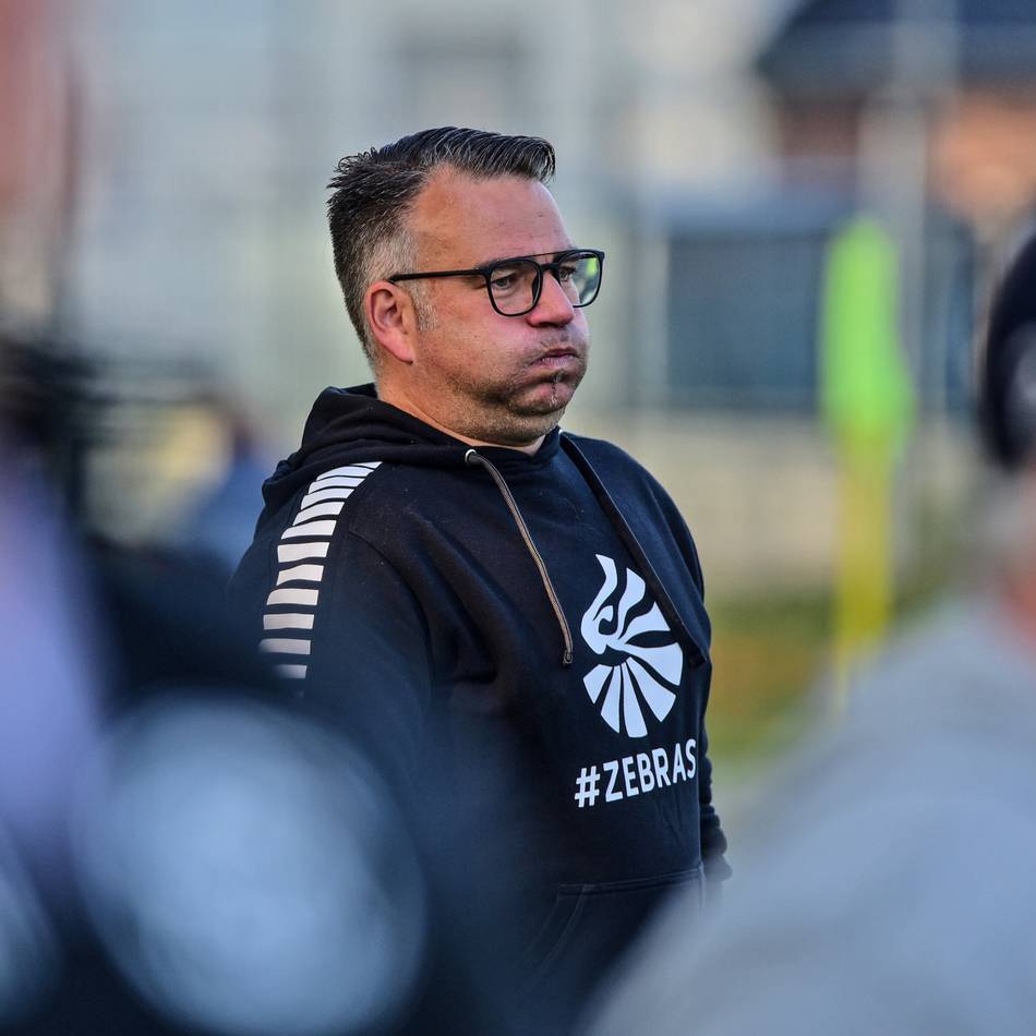 Sieg bei Sportfreunde Lowick: SV Rindern nutzt den Moment und treibt den Puls des Trainers in die Höhe