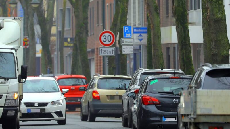 Verkehrsbelastung auf Hochstraße in Sonsbeck: „Wir werden die Ortsumgehung nicht mehr erleben“