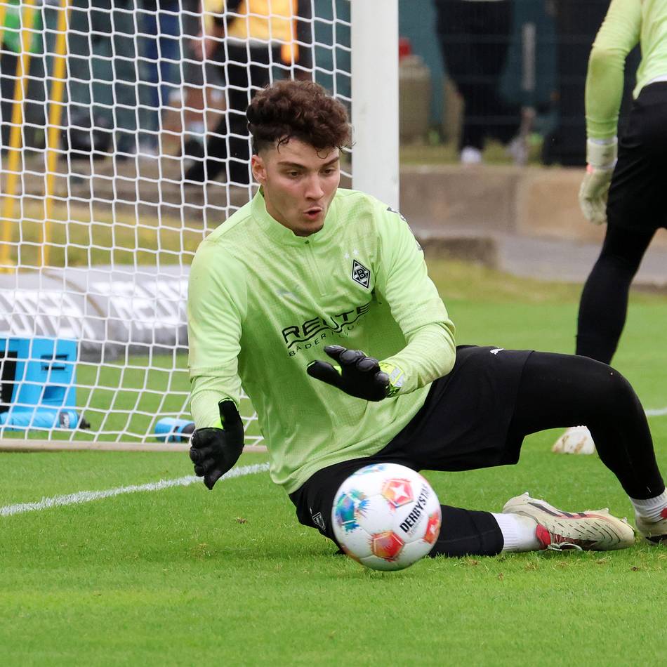 Cardoso sieht zweimal schlecht aus: Borussia unterliegt Spitzenreiter Fortuna Köln knapp
