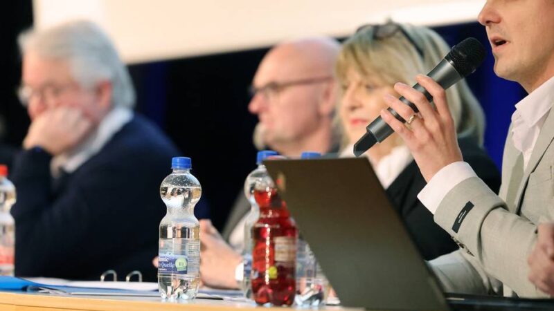 Bürgermeister kündigt Anhebungen Grundsteuer B an: Masterplan strecken und Haushalt kürzen