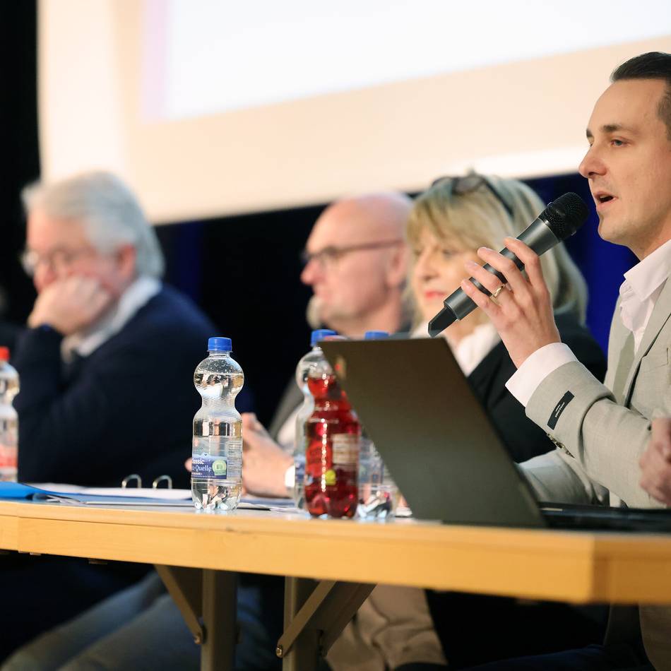 Bürgermeister kündigt Anhebungen Grundsteuer B an: Masterplan strecken und Haushalt kürzen