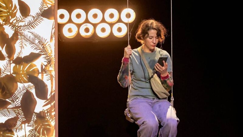 „Das grüne Königreich“ in Düsseldorf uraufgeführt: Minze schnuppern mit Cornelia Funke