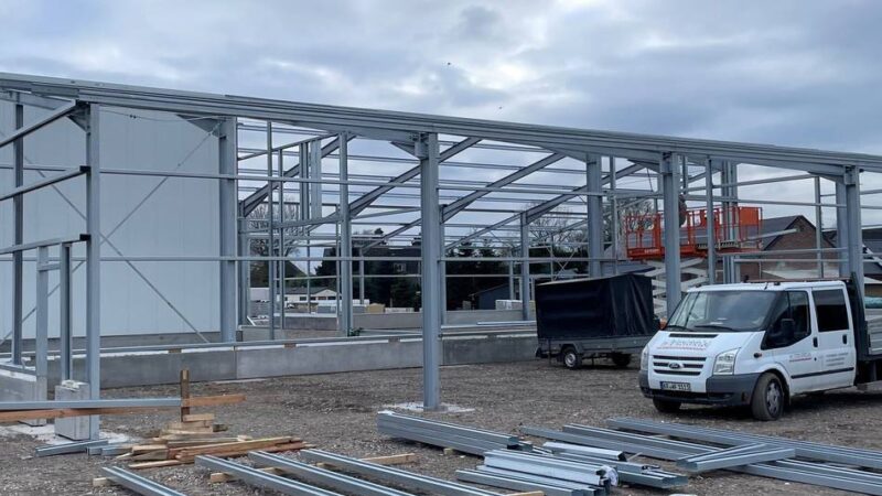 Further Landwirt investiert in Neubauten: Drei neue Hallen für bessere Bedingungen und höhere Qualität