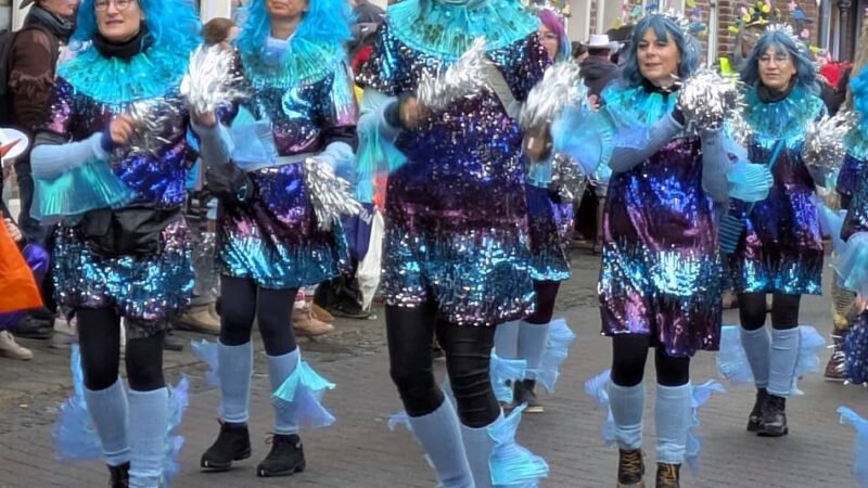 Kinderzug der KG Schlossgeister in Neersen: Ein Kinderzug auch für Erwachsene