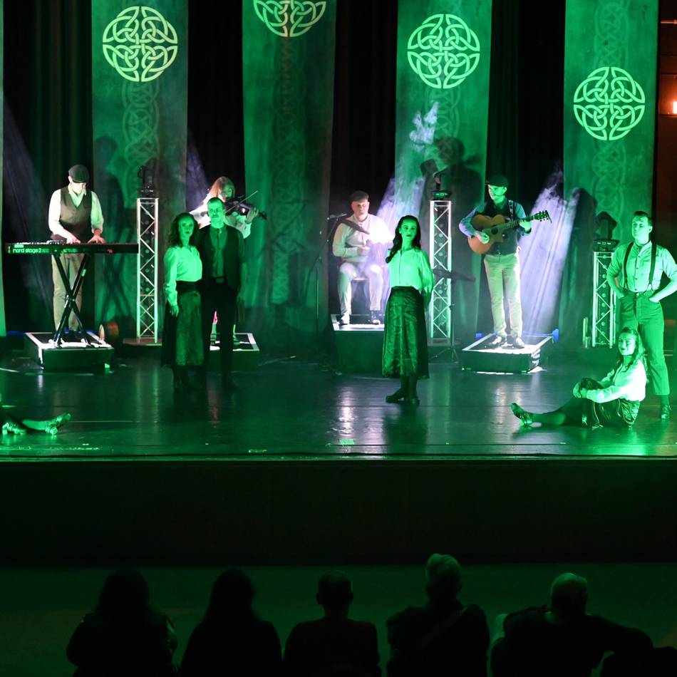 „Celtic Rhythms“ in Hückeswagen: Ein Abend voller irischer Tanz- und Lebensfreude