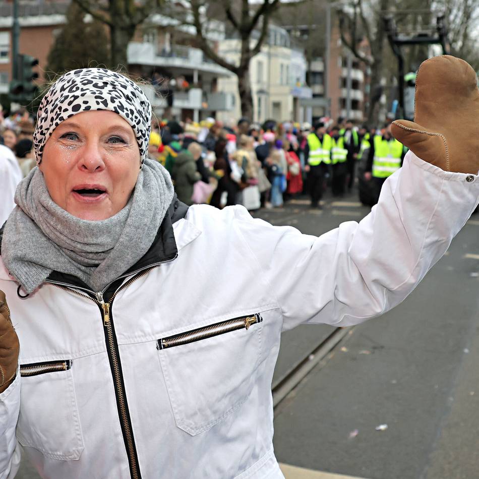 Karneval in Krefeld: Die Schutzengel des Rosenmontagszugs