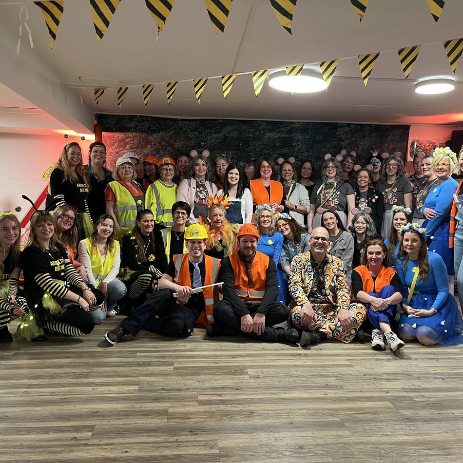 Altweiber 2026: Möhnen stürmen das Rathaus in Straelen