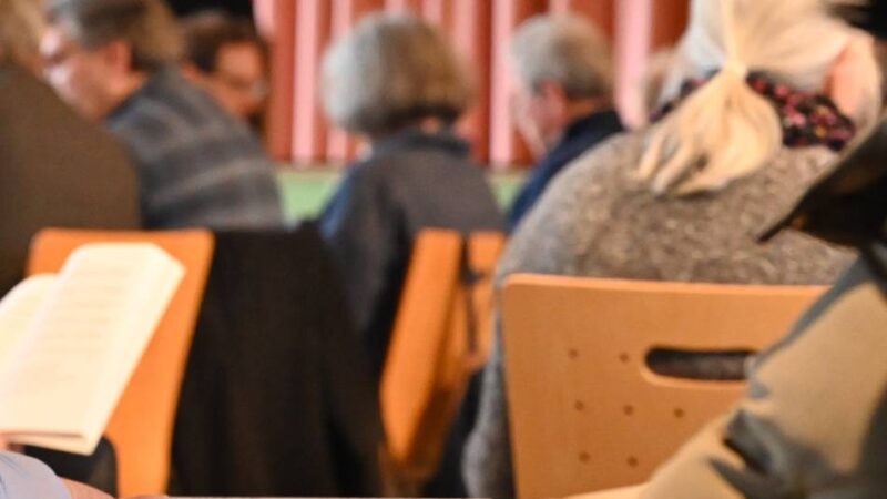 Evangelischen Gemeinde Radevormwald: Mitten im Aufbruch wird Wurst serviert