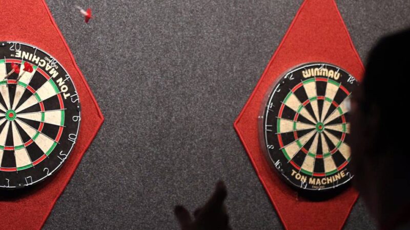 Sport-Event in Rheinberg-Vierbaum: Steeldarts-Turnier im Schwarzen Adler