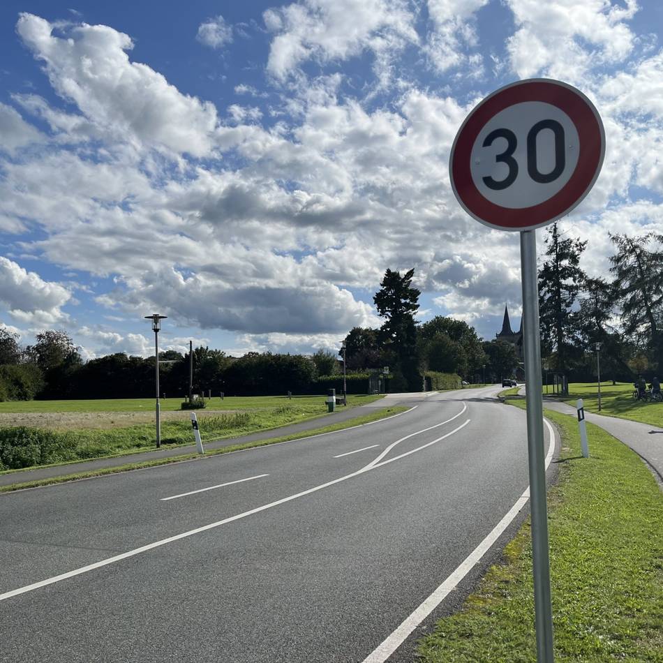Straße Am Rheintor in Xanten: Stundenweise Aufhebung von Tempo 30 stößt auf Ablehnung